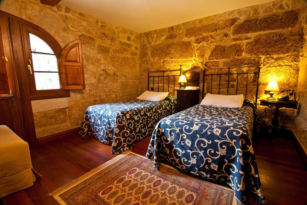 Casa Grande La Almuina Otel Arbo Oda fotoğraf