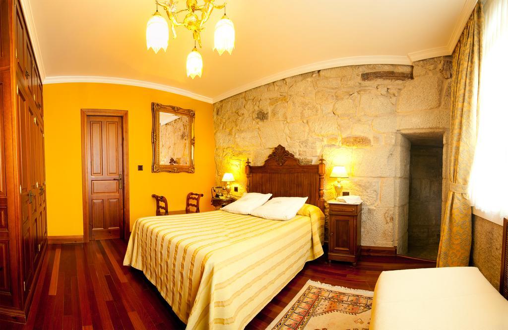 Casa Grande La Almuina Otel Arbo Oda fotoğraf